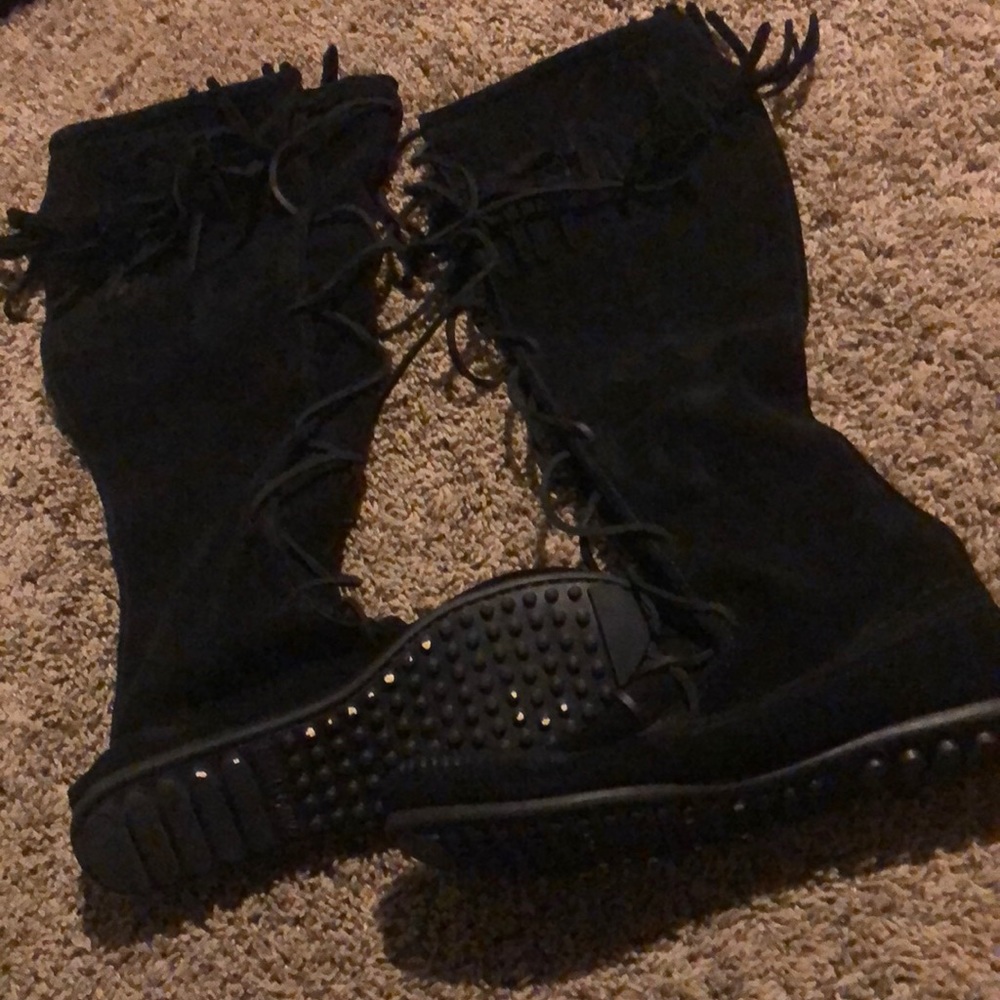 Minnetonka boots black size 7
